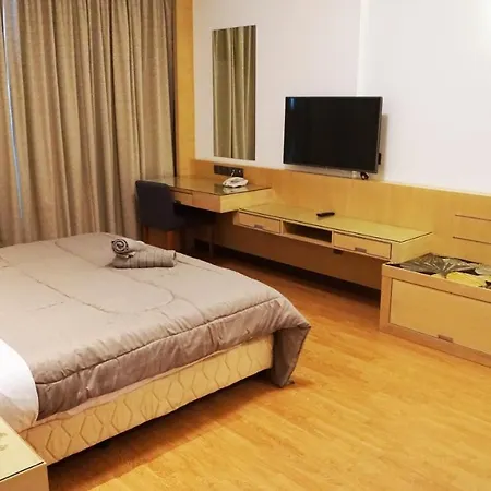Bernard Holiday Home 2 @ Boulevard Imperial Suite Kuching Exterior photo